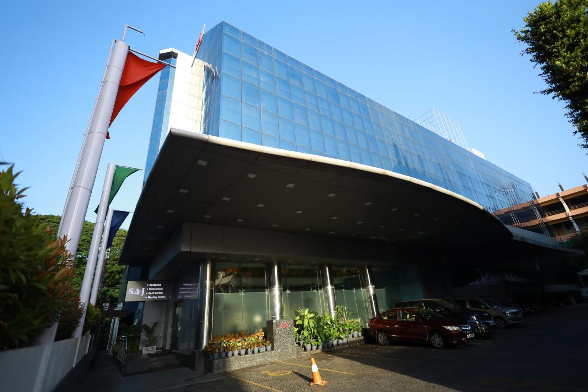 Saj Luciya -A Classified 4 Star Hotel Thiruvananthapuram Екстериор снимка