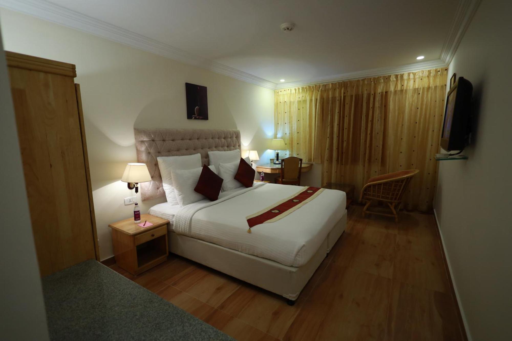 Saj Luciya -A Classified 4 Star Hotel Thiruvananthapuram Екстериор снимка