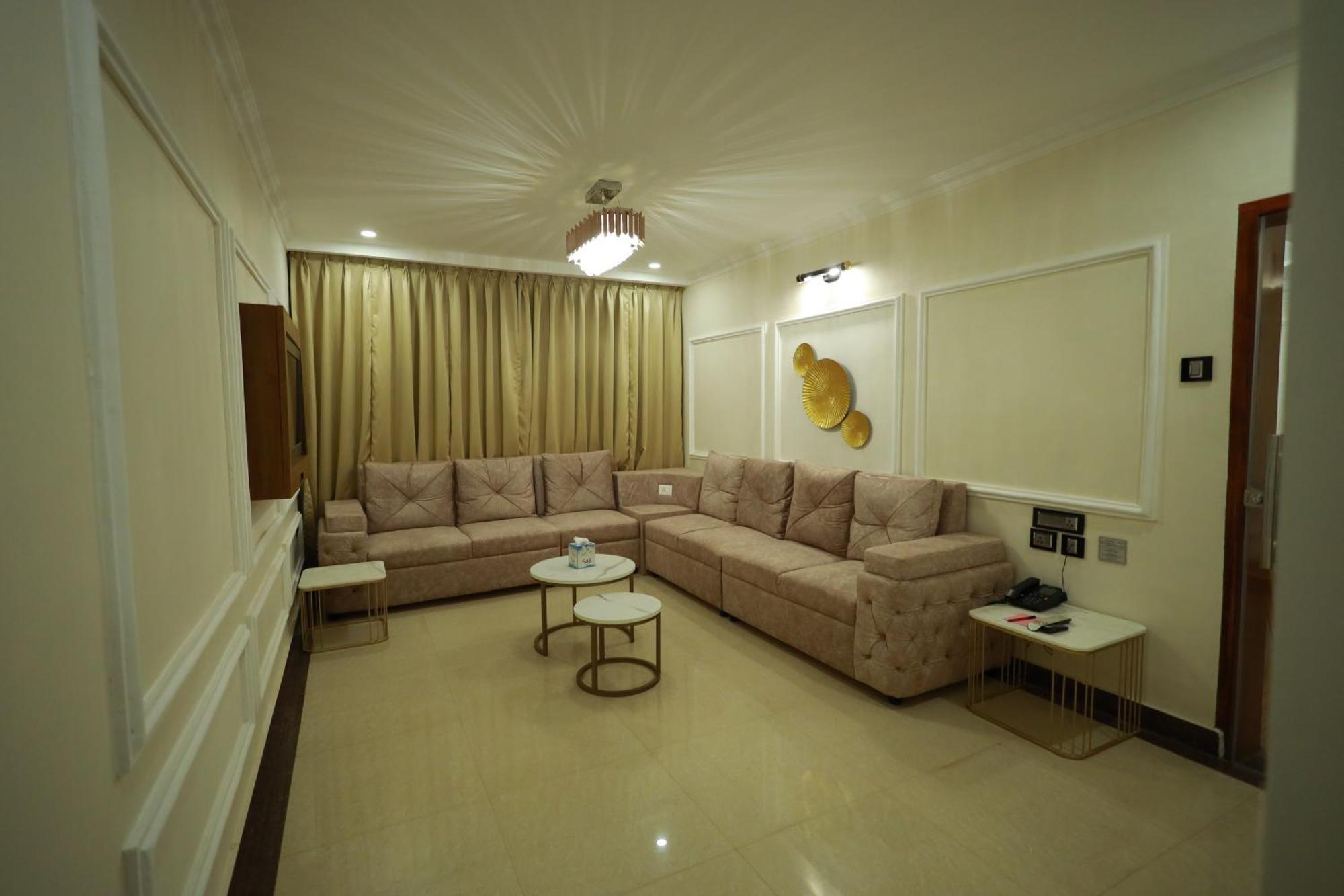 Saj Luciya -A Classified 4 Star Hotel Thiruvananthapuram Екстериор снимка