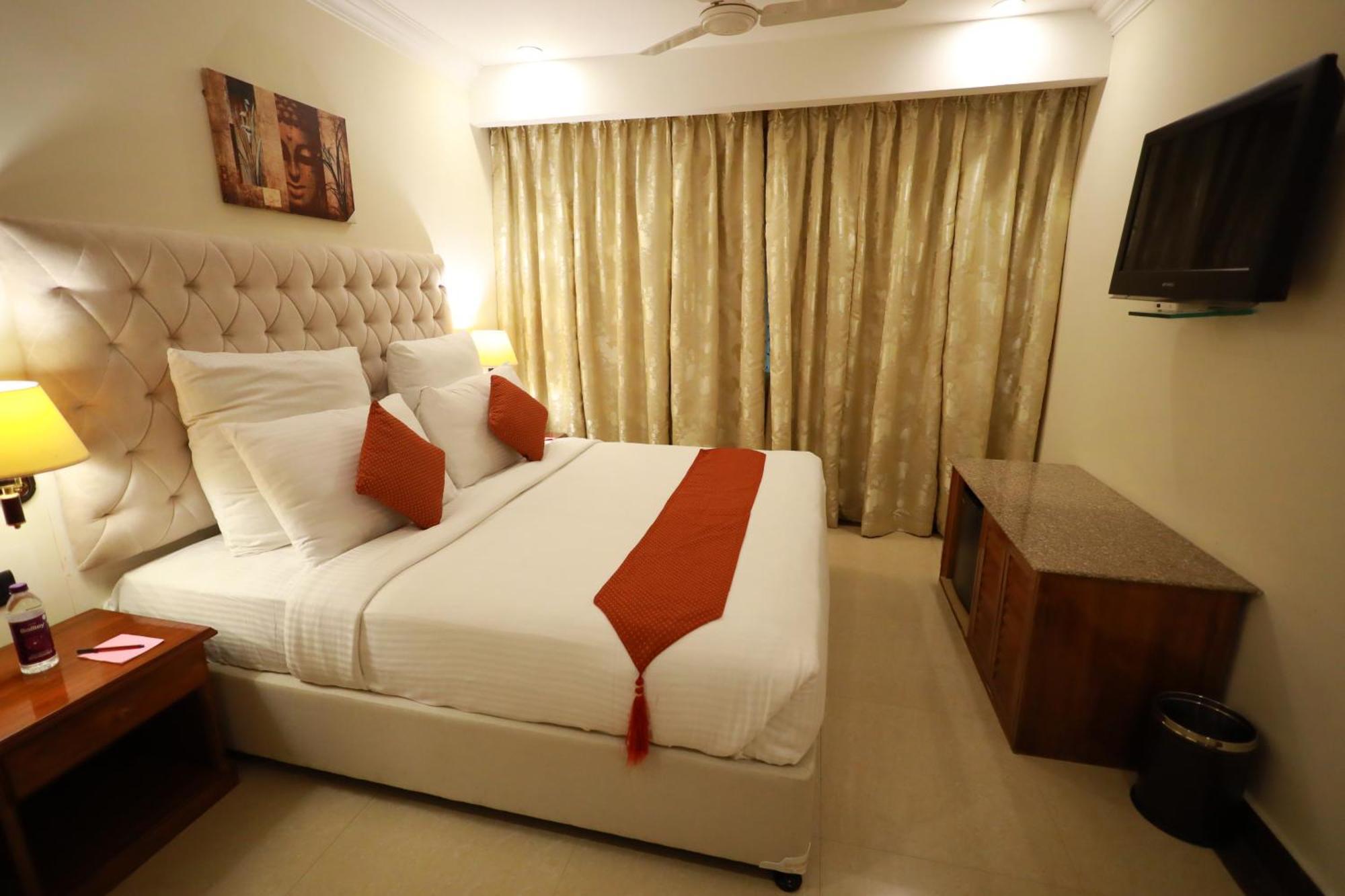 Saj Luciya -A Classified 4 Star Hotel Thiruvananthapuram Екстериор снимка