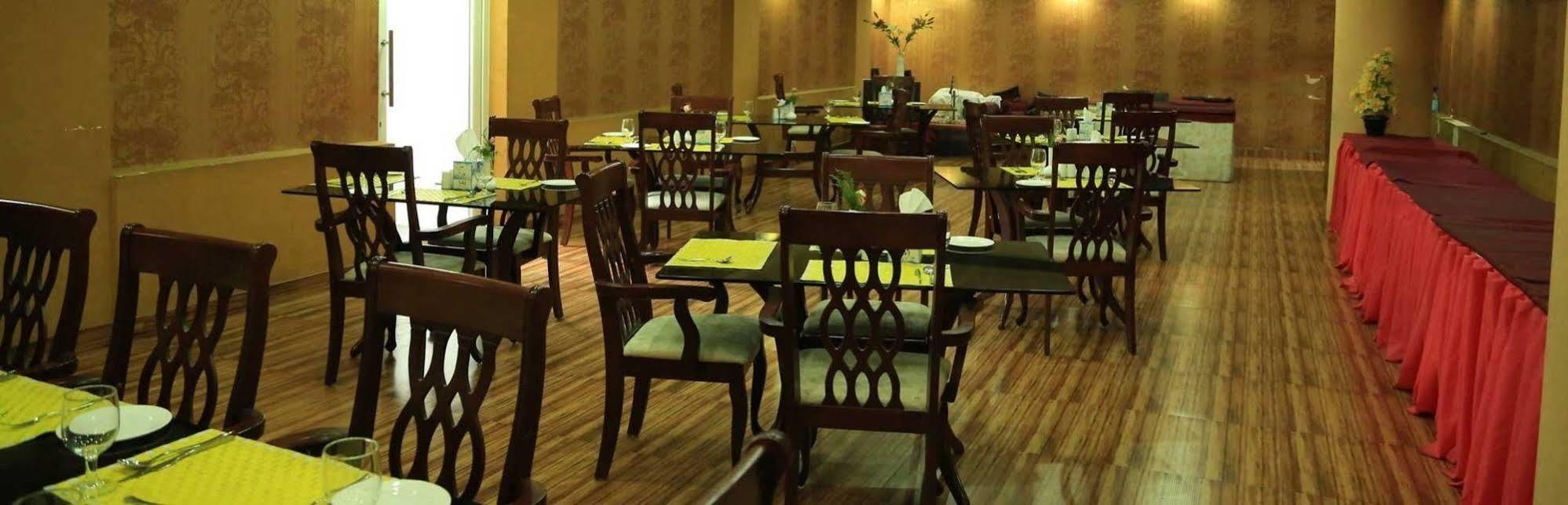 Saj Luciya -A Classified 4 Star Hotel Thiruvananthapuram Екстериор снимка